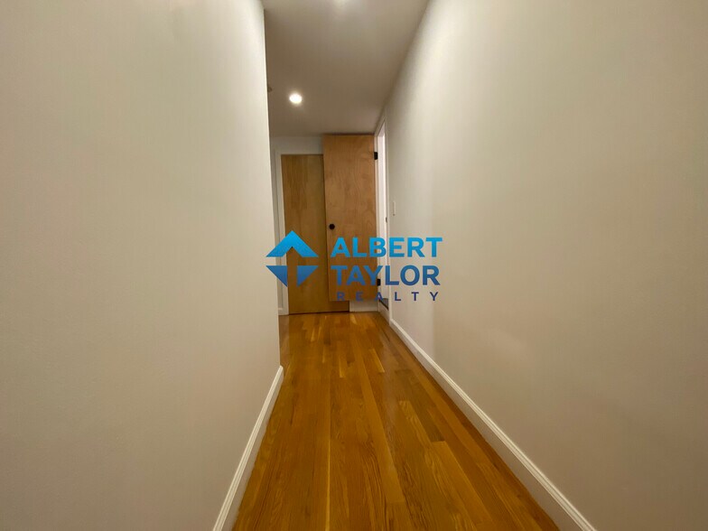 Building Photo - 90 Bynner St