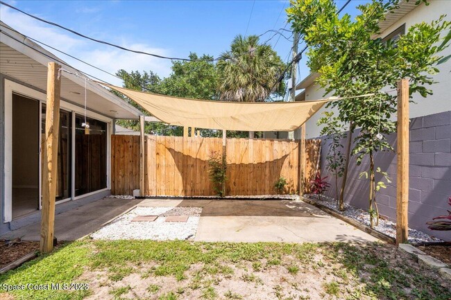 Building Photo - 131 3rd Ave