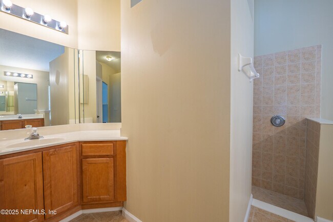 Building Photo - 3466 Laurel Leaf Dr