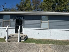 Building Photo - 3713 Village Trl