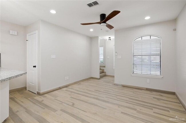 Building Photo - 213 S 49th St