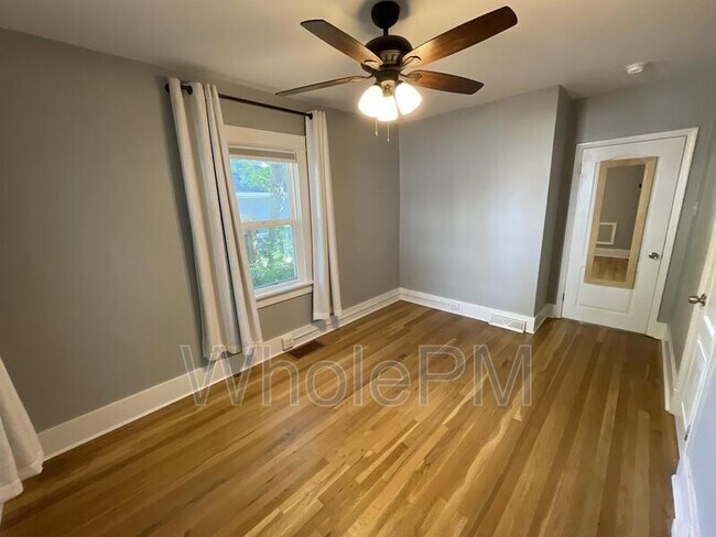 Building Photo - 4909 Beach Ct