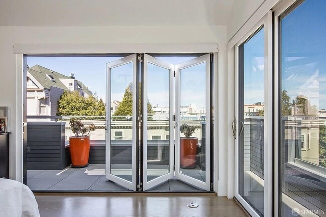 Building Photo - 209 Grattan St