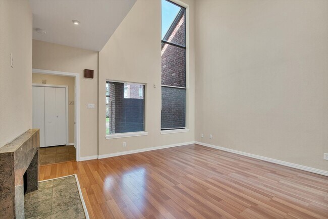 Building Photo - 7447 Cambridge St