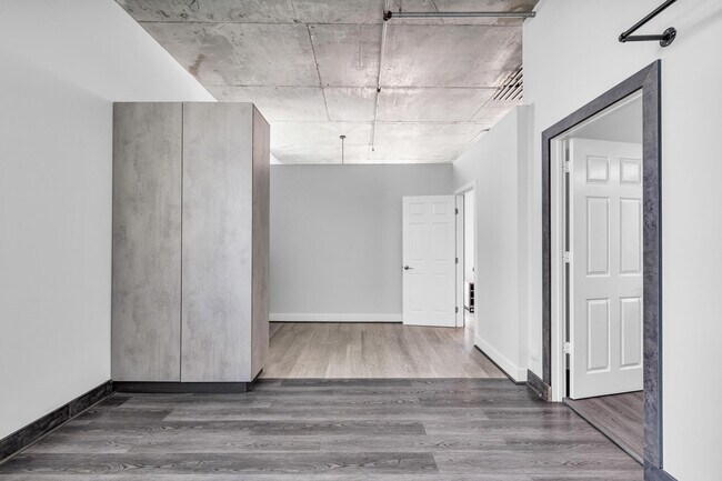 Building Photo - 2100 Van Buren St