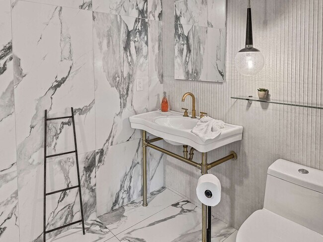 Building Photo - 309-11 South St