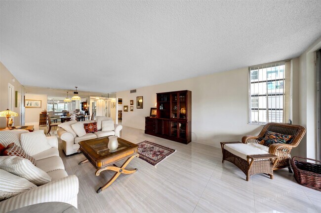 Building Photo - 800 Cypress Grove Dr