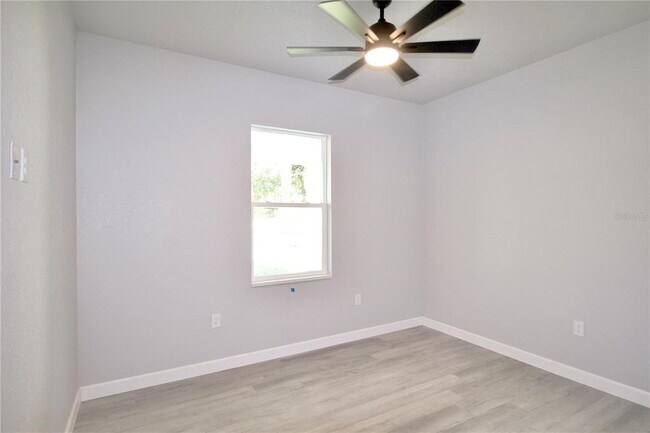 Building Photo - 4000 Garienda Ave