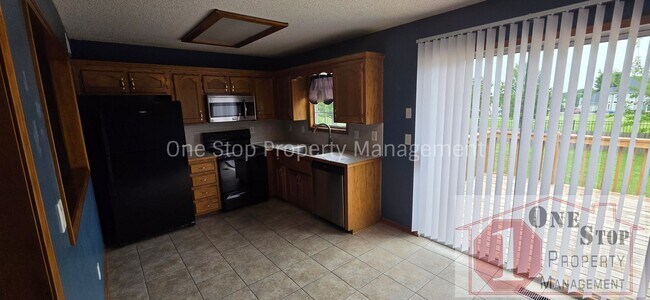 Building Photo - Beautiful 3 Bedroom & 2 Bathroom Home!