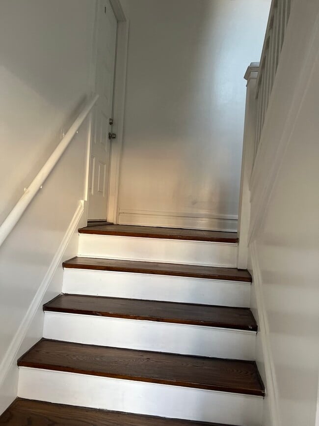 Building Photo - 5427 W Quincy St