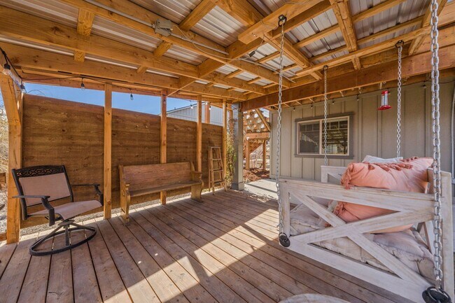 Building Photo - SW Redmond 4 Bedroom Home