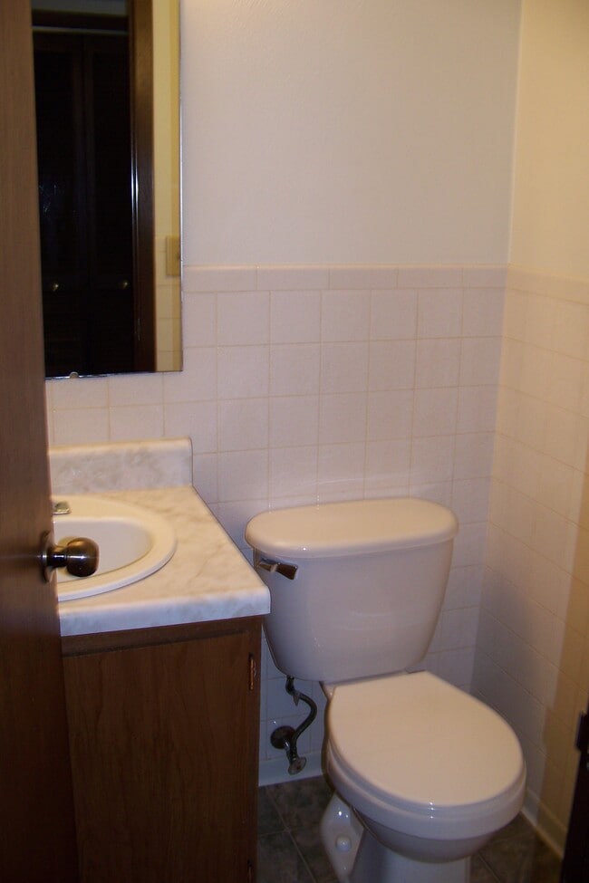 Building Photo - 111 Pin Oak Dr