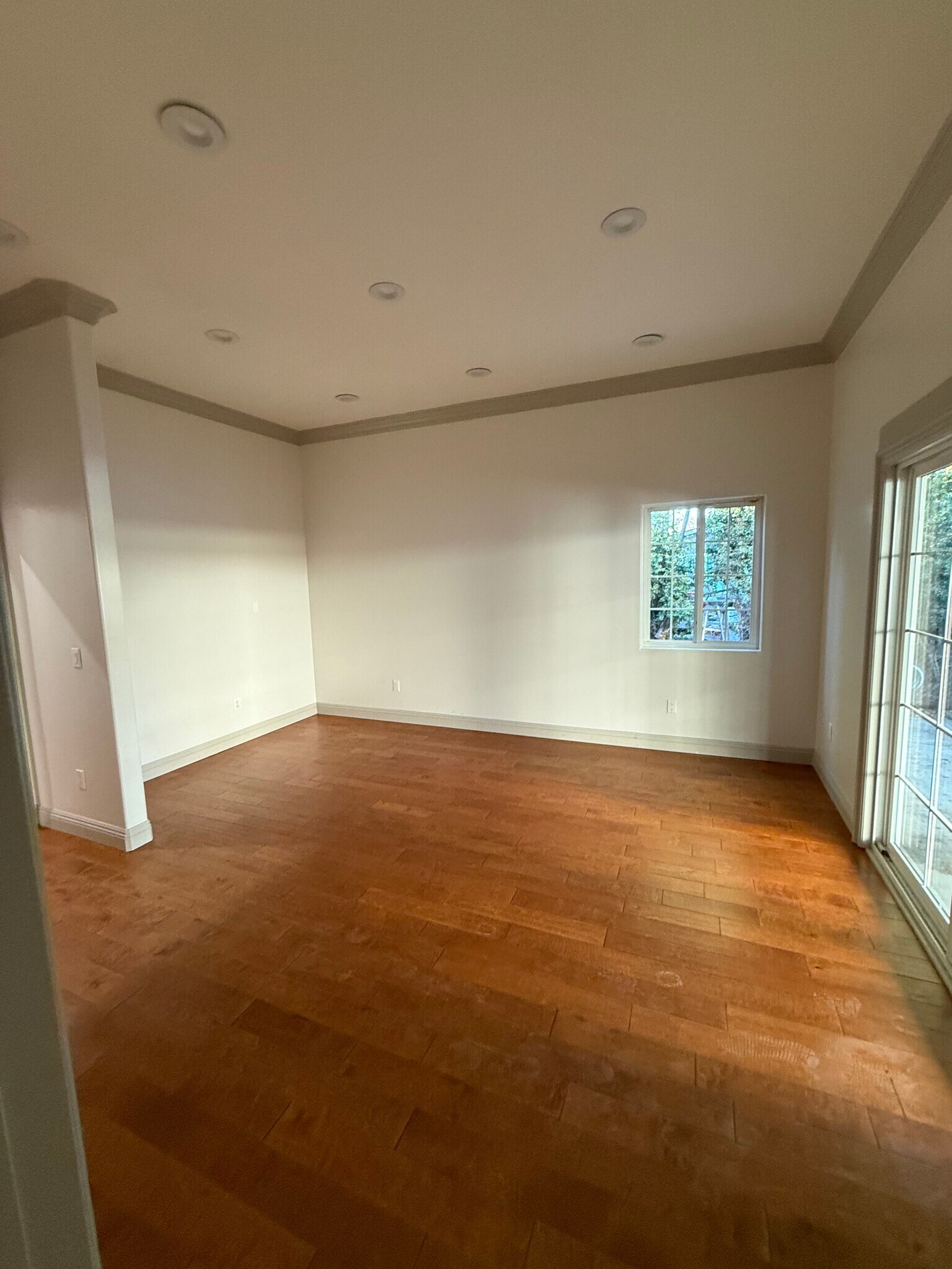 Building Photo - 1645 W 36th Pl