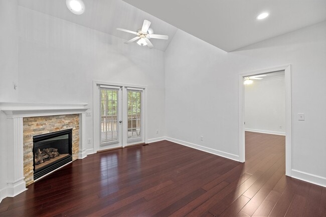 Building Photo - *Charming Farmhouse Style Retreat in Youngsville*