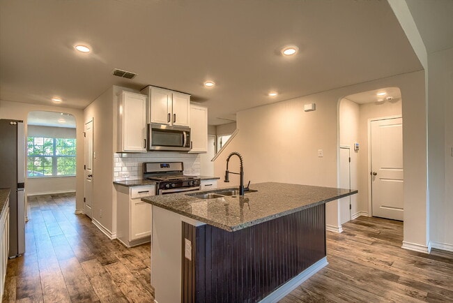 Building Photo - 5-BEDROOM HOME IN WESTPOINTE @ RIVERSTONE