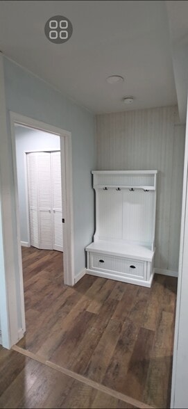 Building Photo - 927 College Ave