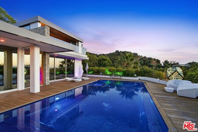 Building Photo - 2644 Eden Pl