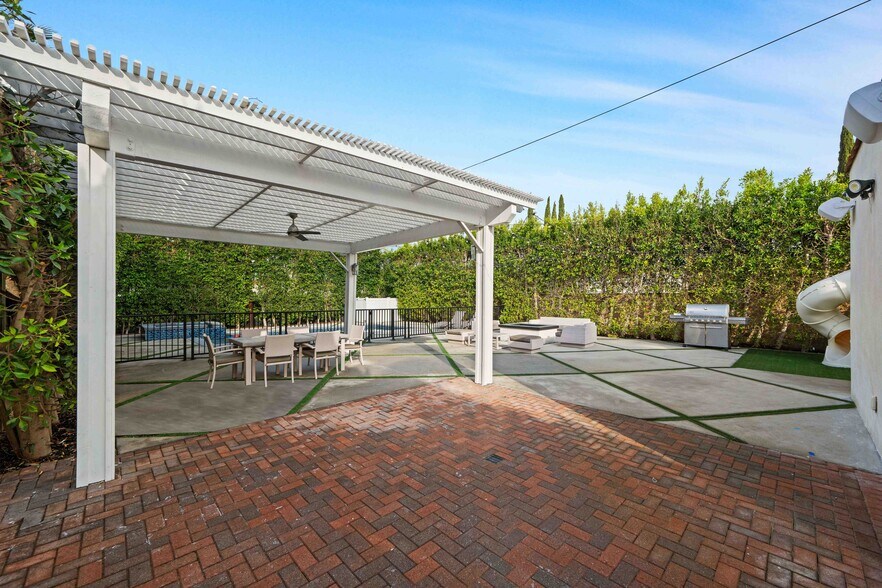 Building Photo - 1621 Hi Point St