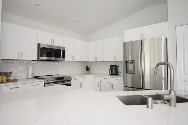 Building Photo - 1021 Cedar Falls Dr