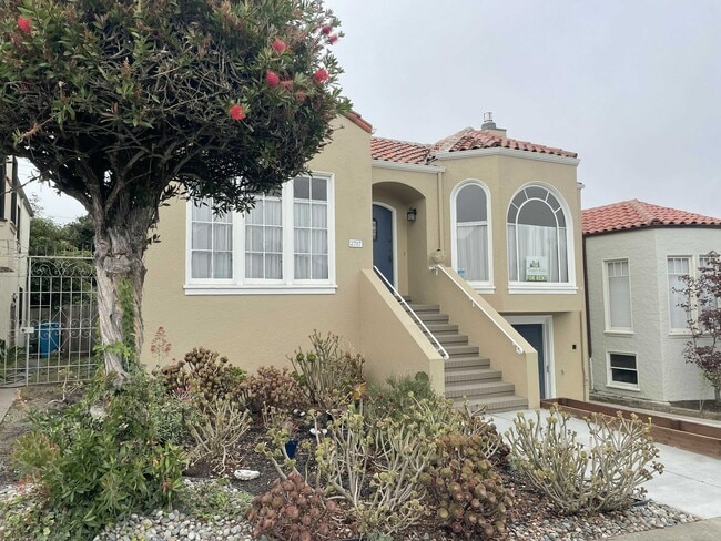 Building Photo - 2717 34th Ave