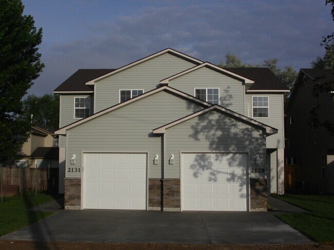 Primary Photo - 2131 S Amy Ave