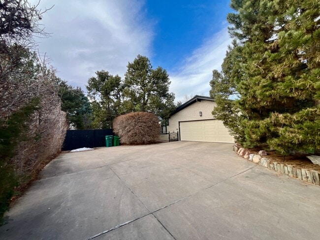 Building Photo - Gorgeous 4 bed 5 bath Luxury rental in Cherry Hills Village!