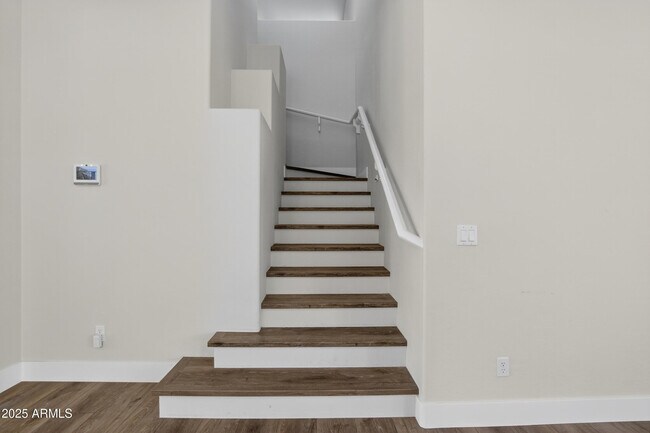 Building Photo - 10587 E Sheena Dr