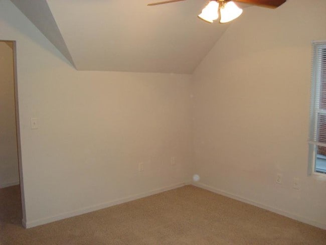 Building Photo - 1016 9th St S