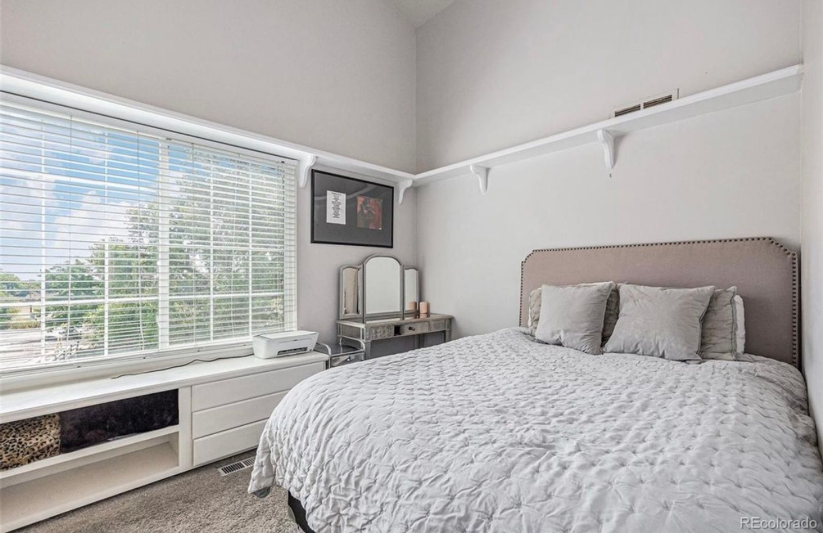 Building Photo - 2420 W 82nd Pl