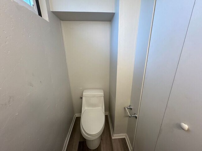 Building Photo - Comfortable 3-Bedroom Home with Fenced Yar...