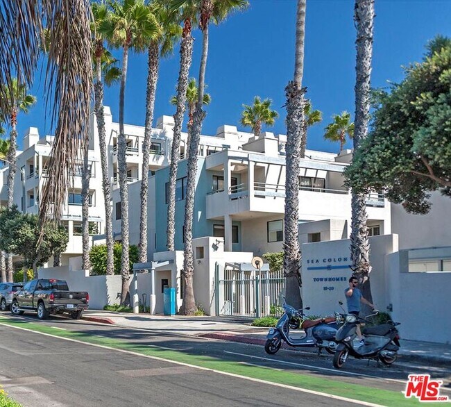 Building Photo - 110 Ocean Park Blvd