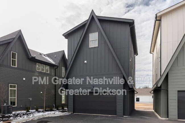 Building Photo - 539 Midnight Wy