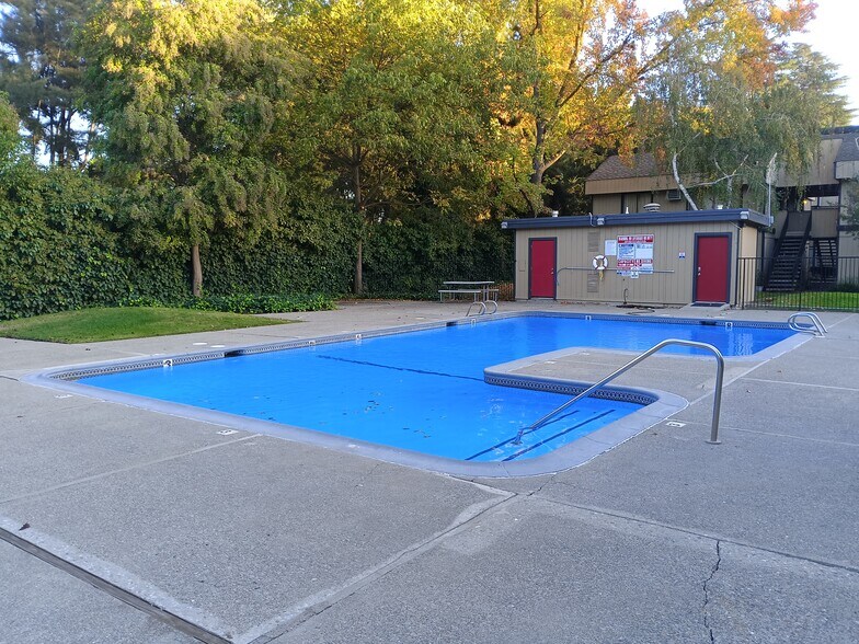 Building Photo - 6724 Plymouth Rd