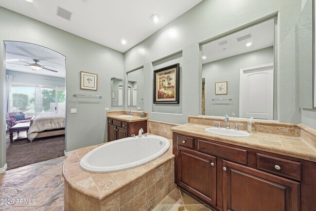 Building Photo - 8891 E Mountain Spring Rd