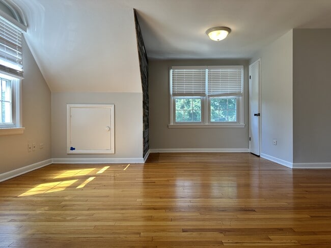 Building Photo - 3712 Pinecrest Rd
