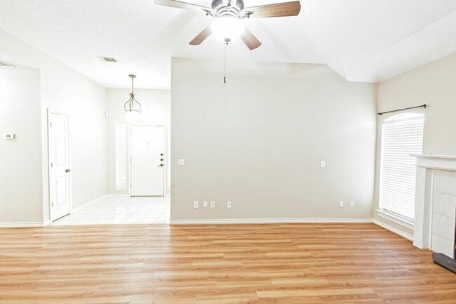 Building Photo - 10716 Trestles Rd