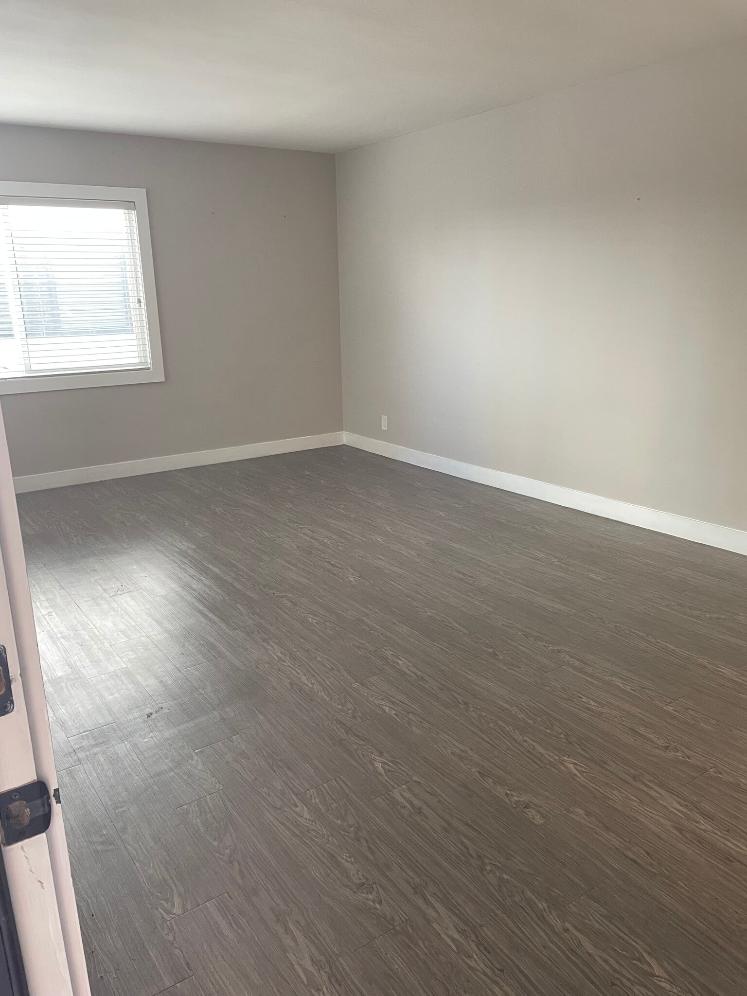 Building Photo - 806 Esplanade