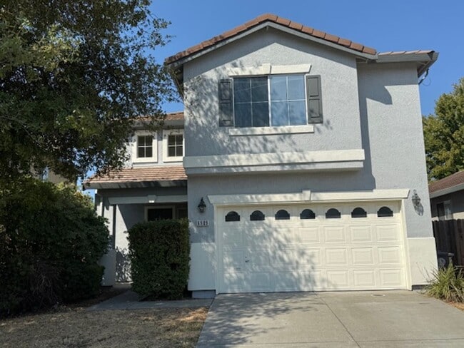 Primary Photo - Nice & clean 3 Bedroom, 2 Bath Home in Cit...