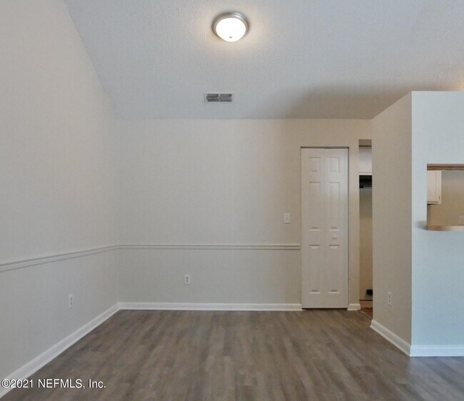 Building Photo - 10268 Pine Breeze Rd W