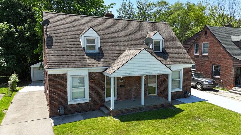 Building Photo - 22144 Moross Rd