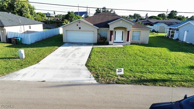 Building Photo - 2112 NE 1st St