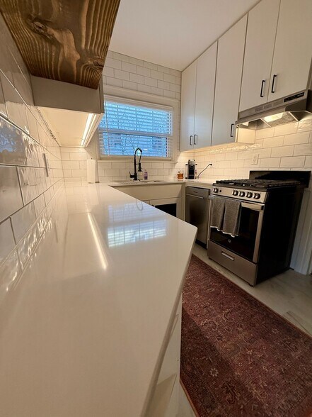 Building Photo - 3532 Humboldt Ave S