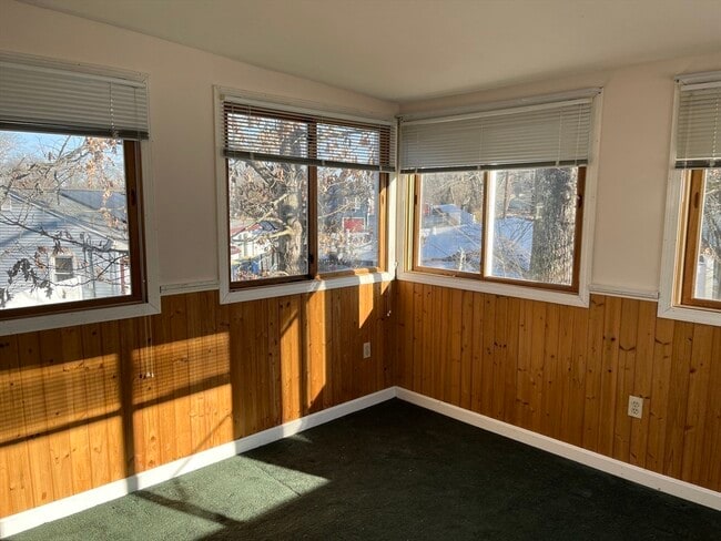 Building Photo - 2 S Sherwood Ave