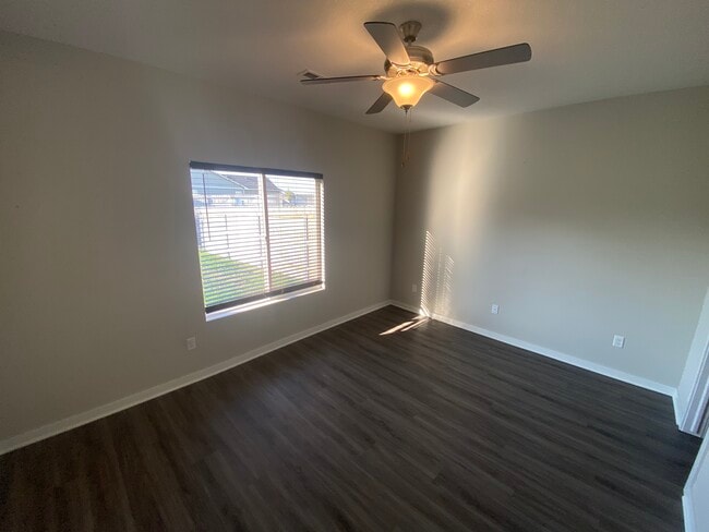 Building Photo - 3239 N Cedar Downs Ln