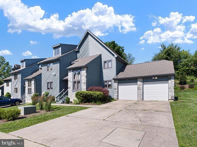 Building Photo - 109 Foxfire Dr