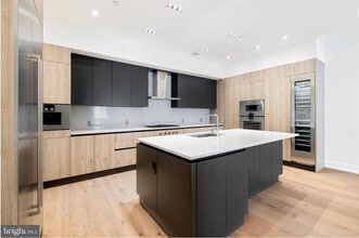 Building Photo - 724 Chesnut Street