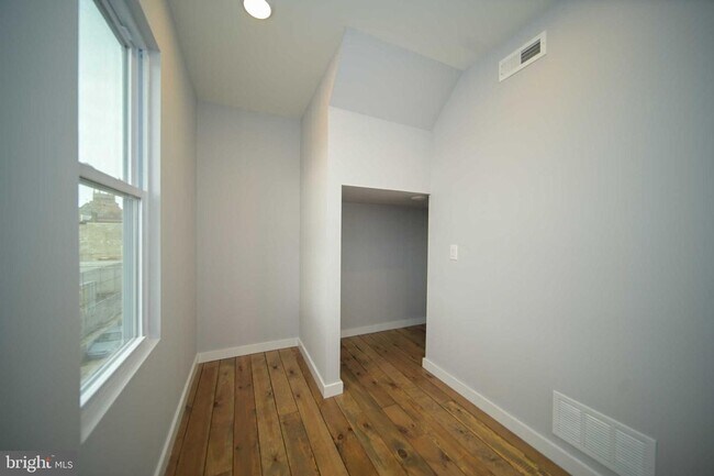 Building Photo - 2618 Jasper St