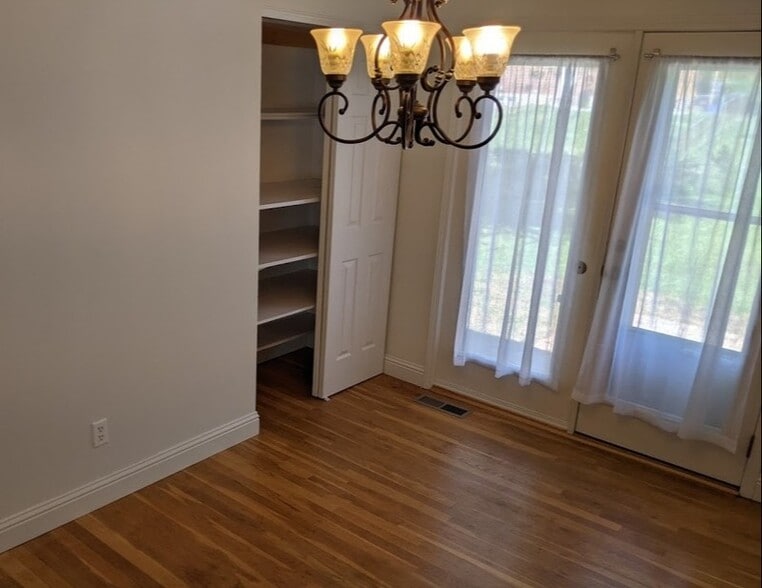 Building Photo - 614 Butler Dr