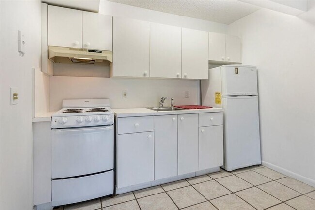 Building Photo - 1400 SW 124th Terrace