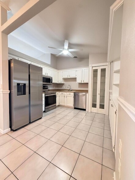 Building Photo - 1626 SW Buffum Ln